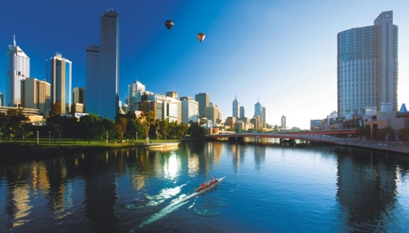 melb_skyline_balloon